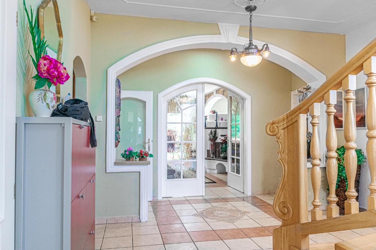 Exquisite Shared Villa - Your Private Room In This Beautiful Home Vienna Esterno foto