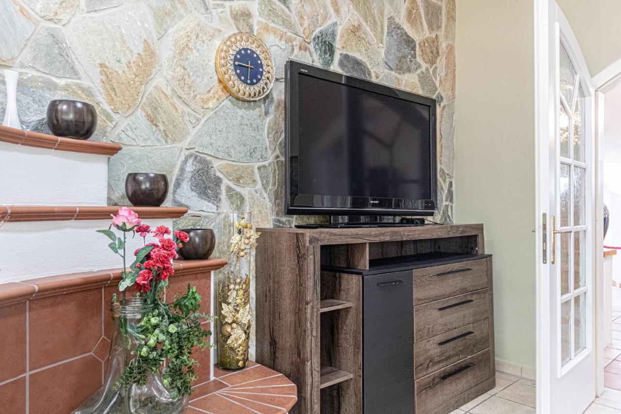 Exquisite Shared Villa - Your Private Room In This Beautiful Home Vienna Esterno foto