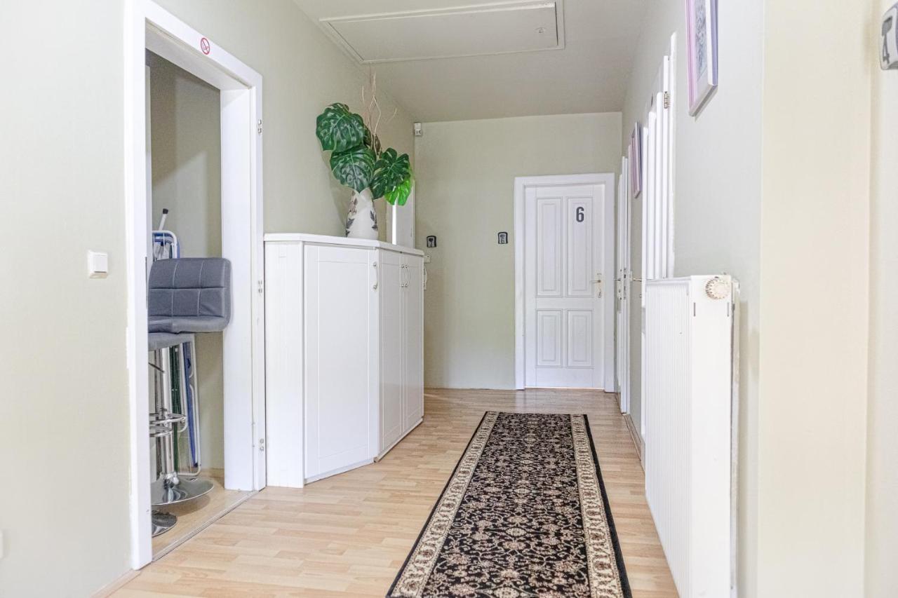 Exquisite Shared Villa - Your Private Room In This Beautiful Home Vienna Esterno foto