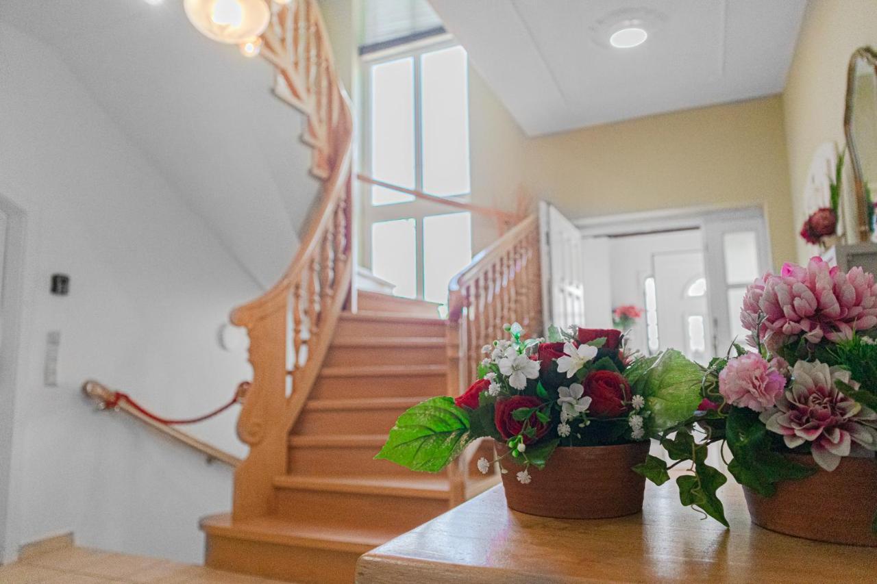 Exquisite Shared Villa - Your Private Room In This Beautiful Home Vienna Esterno foto