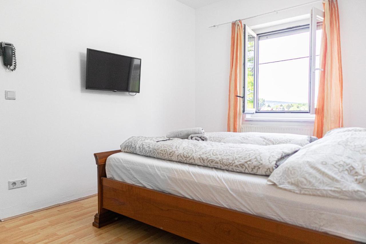 Exquisite Shared Villa - Your Private Room In This Beautiful Home Vienna Esterno foto