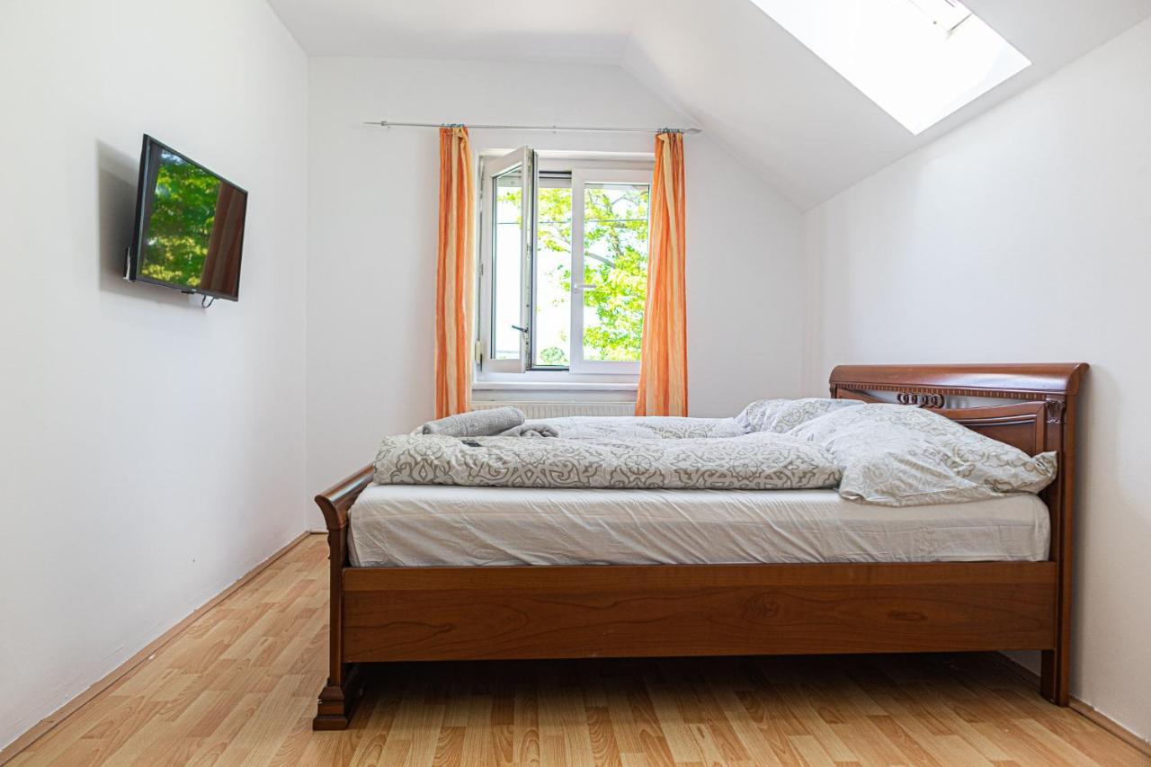 Exquisite Shared Villa - Your Private Room In This Beautiful Home Vienna Esterno foto